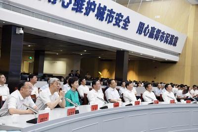 滬黔合作新篇章 李強(qiáng)、應(yīng)勇與貴州省黨政代表團(tuán)共商發(fā)展大計(jì)